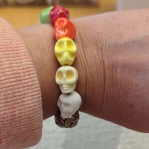 Howlite skulls bracelet